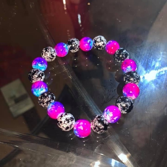 Bracelets - Picture 2 of 2